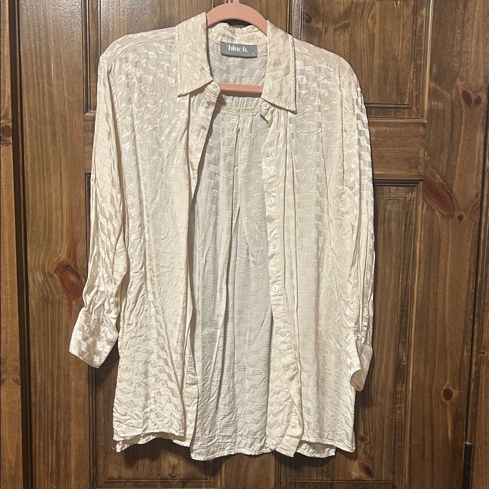 White button down top. - image 1